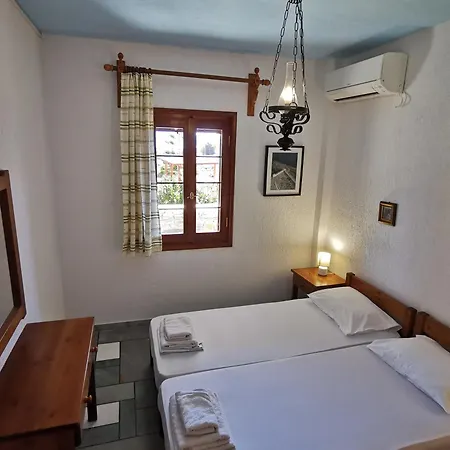 Marcello Country * Páros