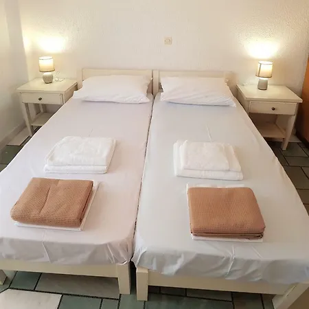 Marcello Country Páros